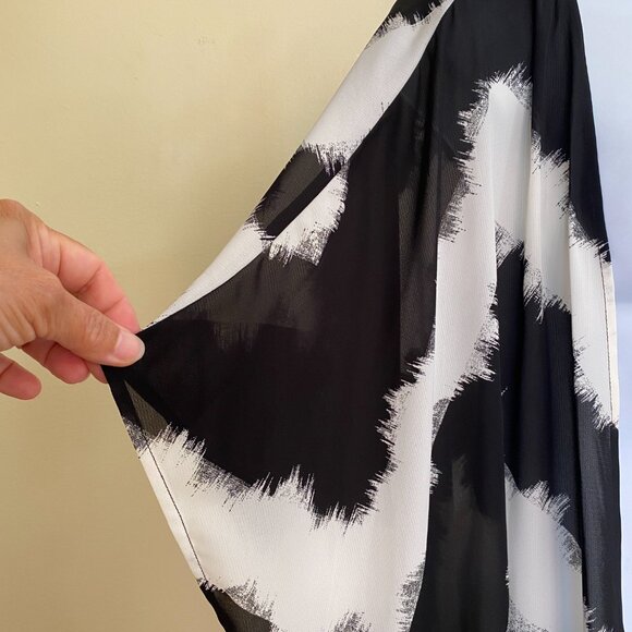 MOSSIMO Size S/M kimono w/ an open front and fringe trim - Picture 3 of 8